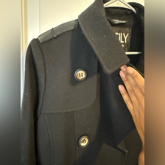 SICILY Elegant Wool & Leather coat. Size M with leather belt. Fully lined! - Picture 5 of 6